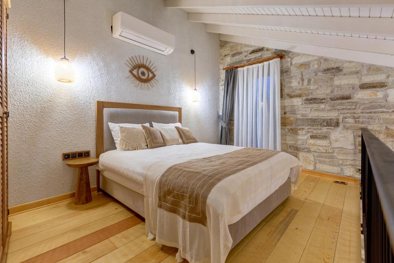 Navalia Hotel Foça Esterno foto