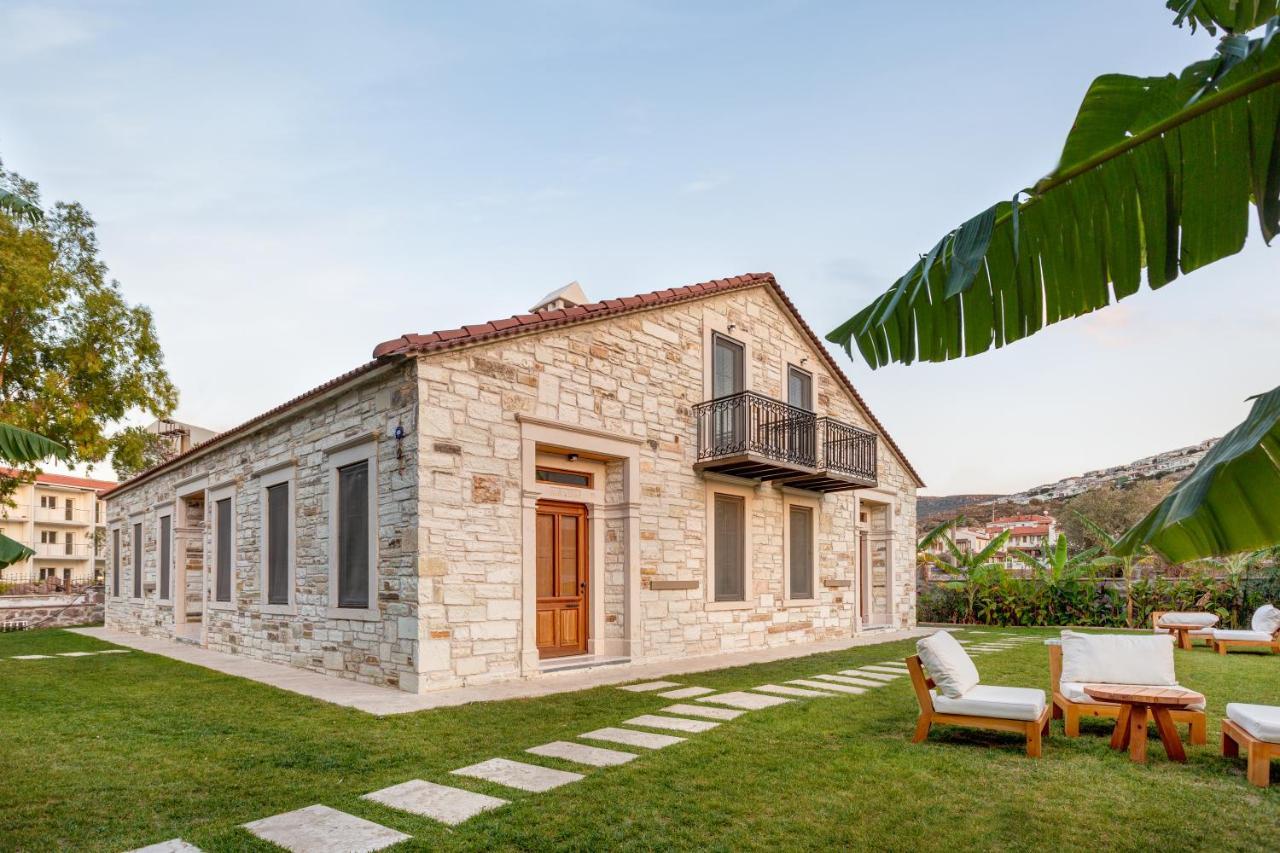 Navalia Hotel Foça Esterno foto
