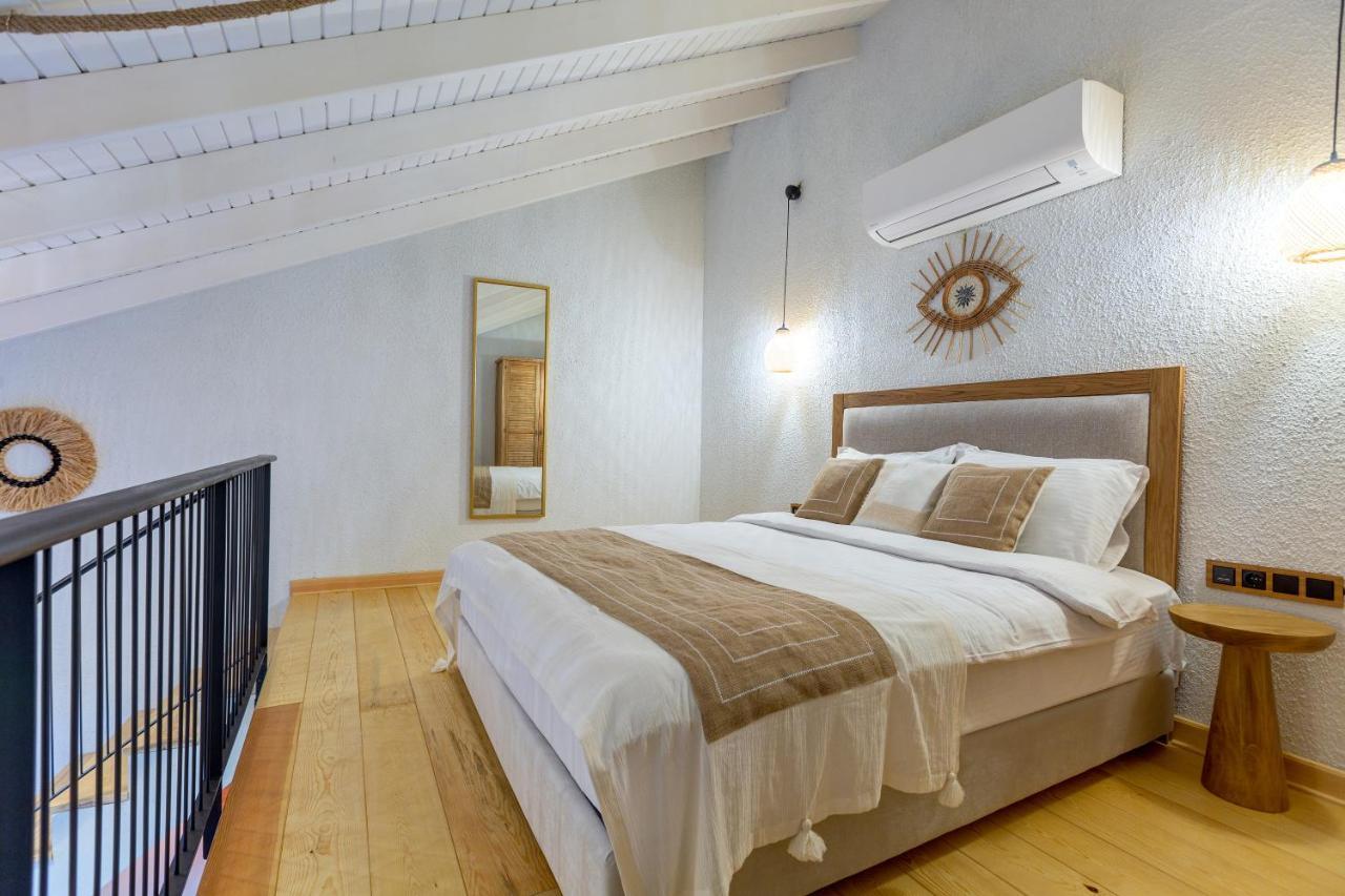 Navalia Hotel Foça Esterno foto