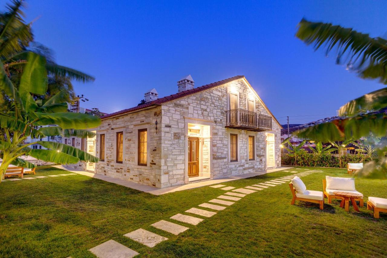 Navalia Hotel Foça Esterno foto