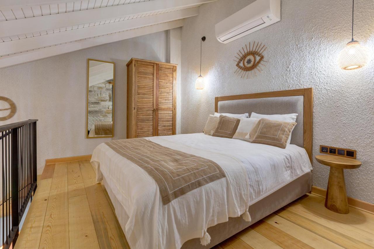 Navalia Hotel Foça Esterno foto