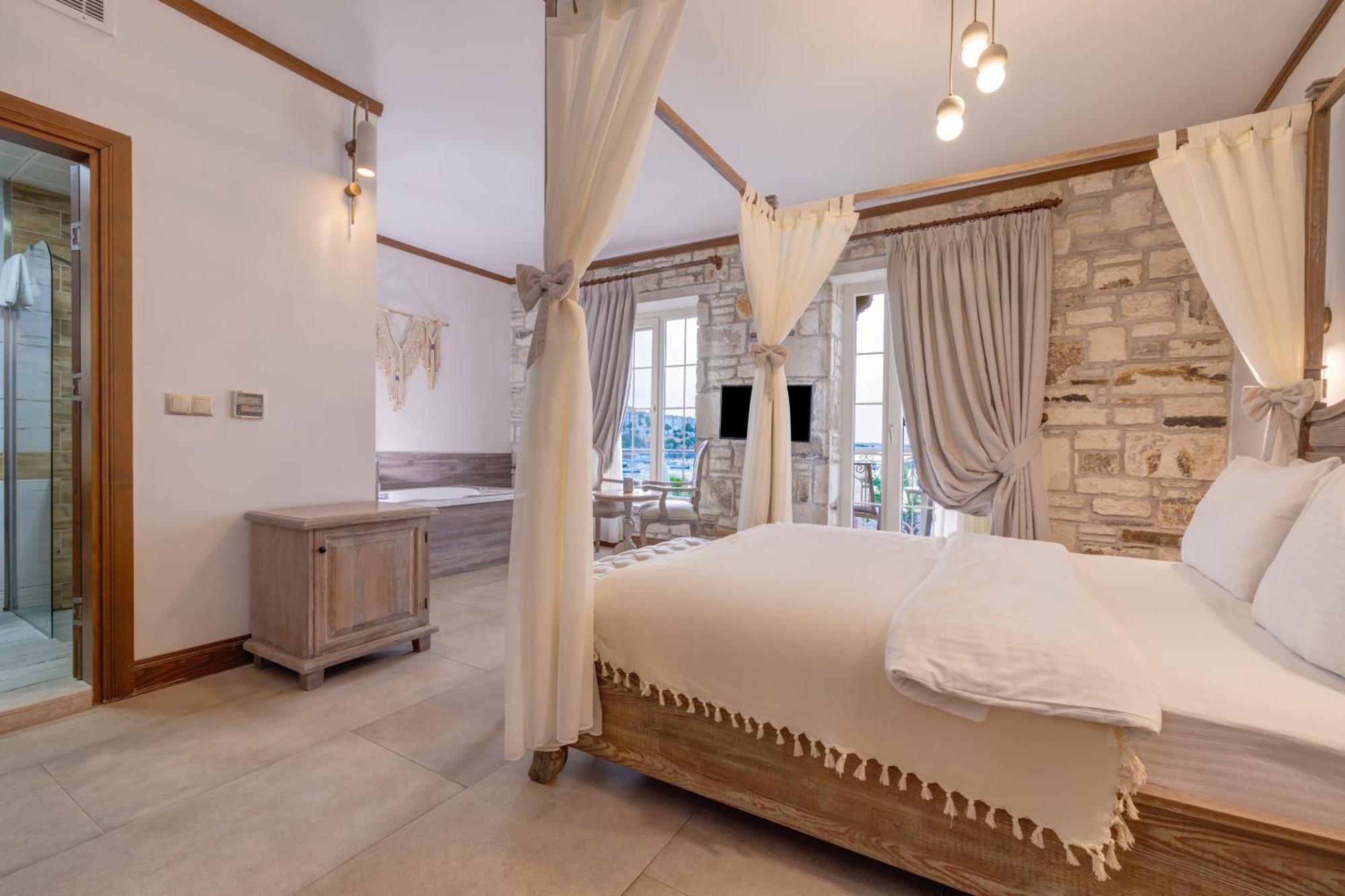 Navalia Hotel Foça Esterno foto