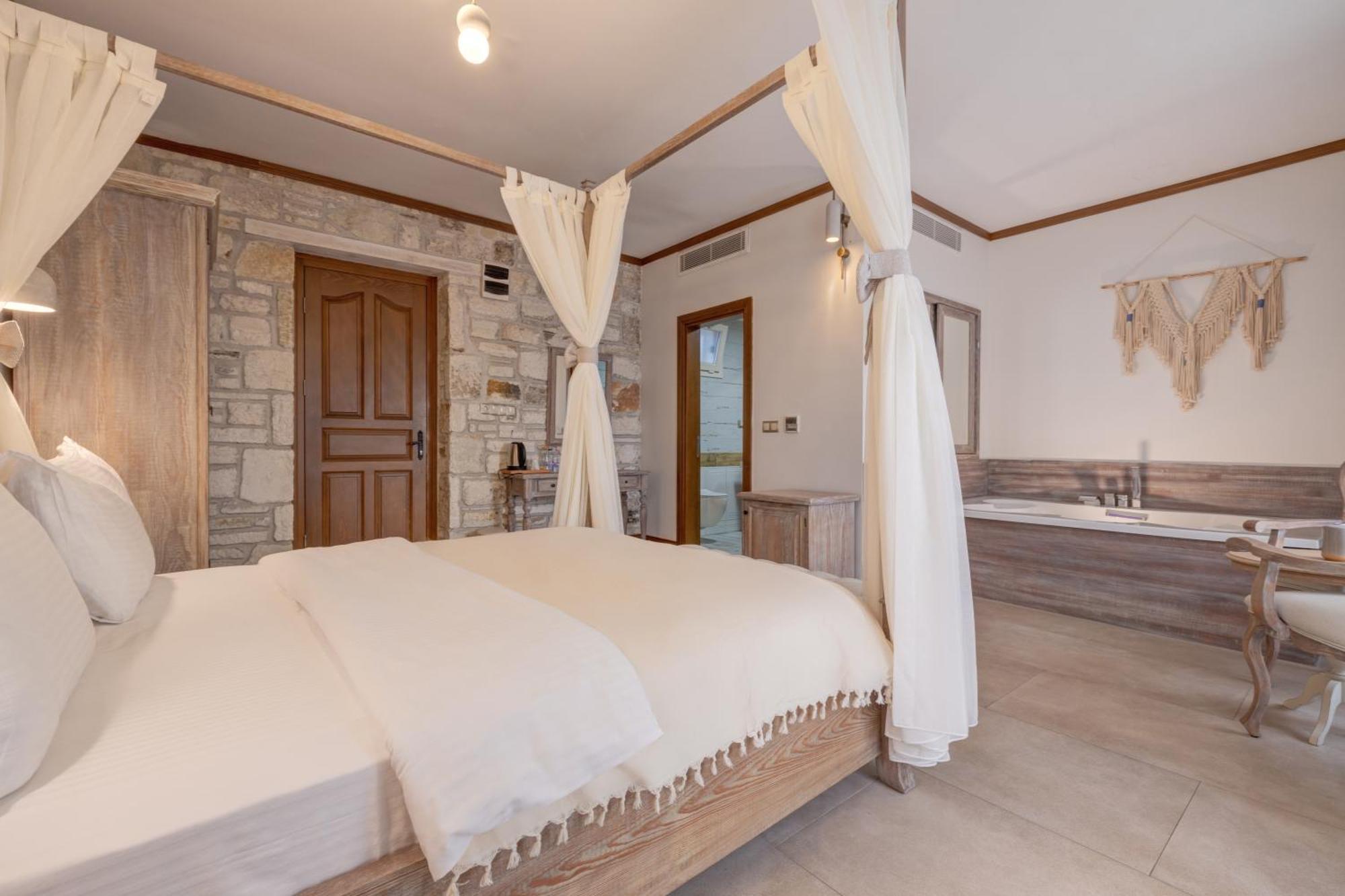 Navalia Hotel Foça Esterno foto