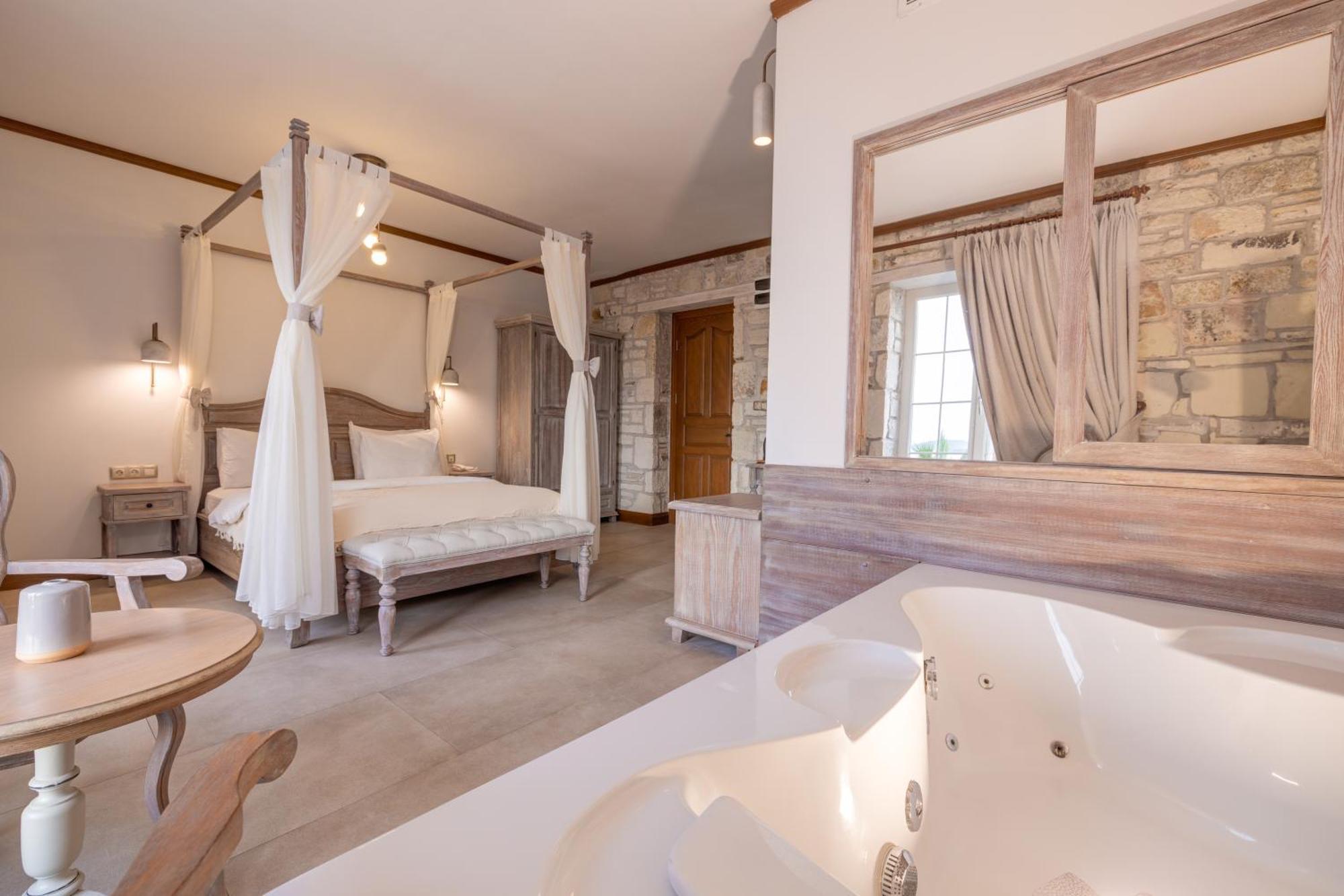 Navalia Hotel Foça Esterno foto
