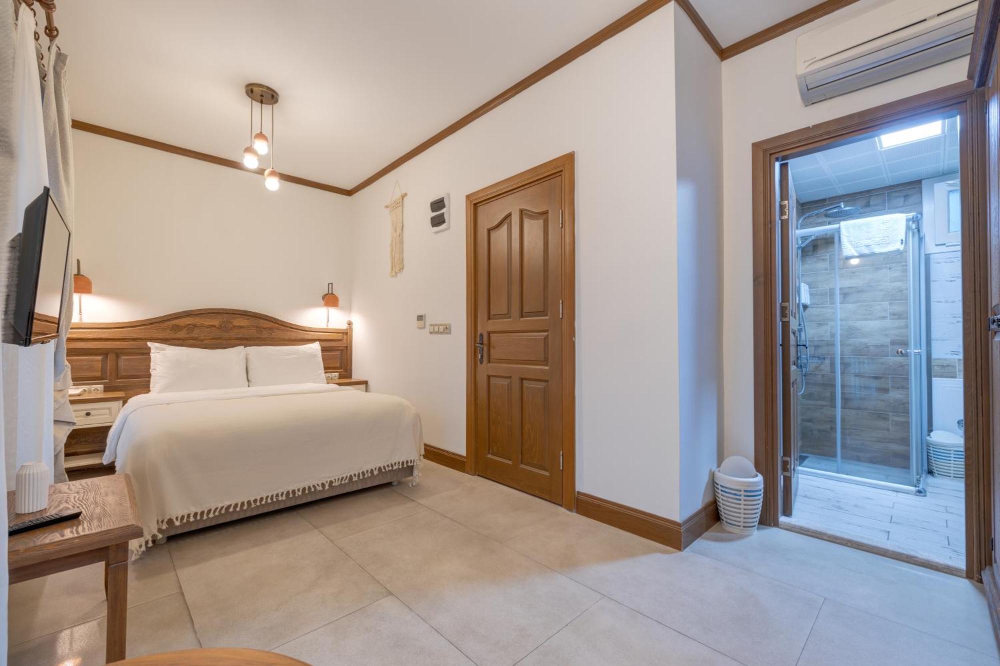 Navalia Hotel Foça Esterno foto