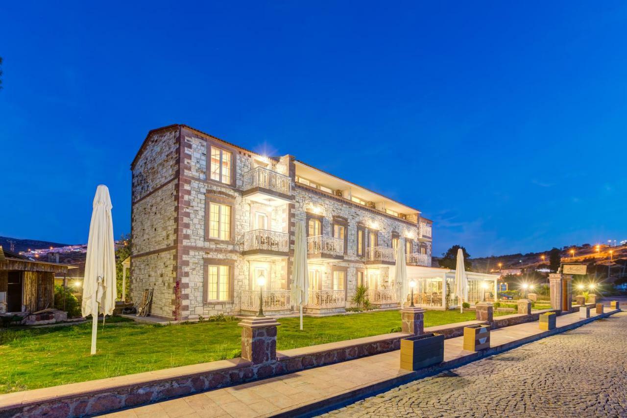 Navalia Hotel Foça Esterno foto